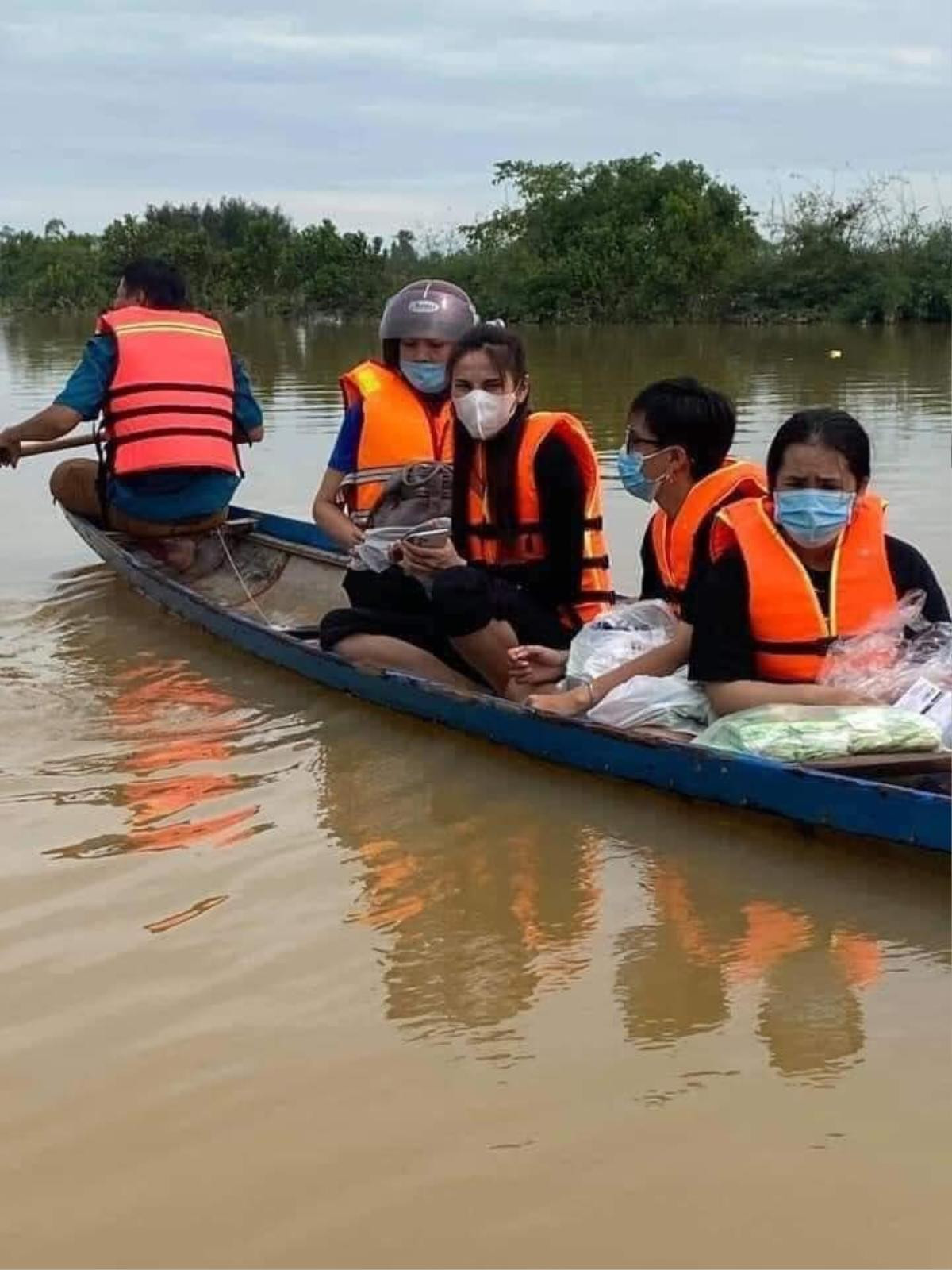 Mỹ Lệ quyên góp 500 triệu ủng hộ đồng bào miền Trung, chuẩn bị lên đường đi cứu trợ Ảnh 3