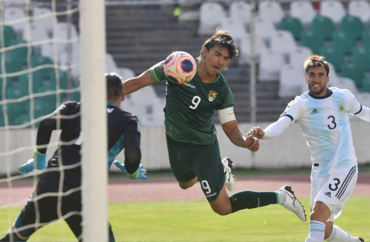 Argentina thắng trên sân Bolivia sau 15 năm trong ngày Messi mờ nhạt Ảnh 1