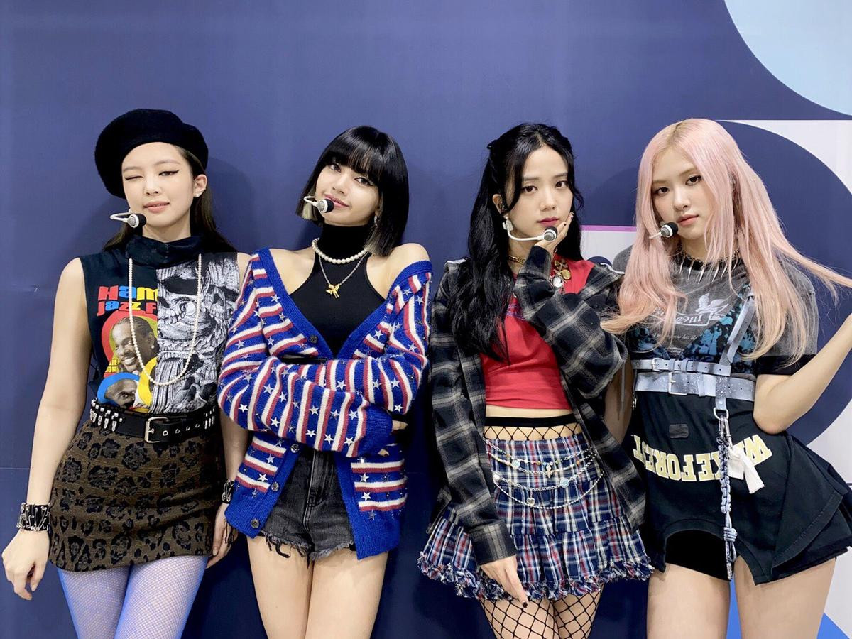 Billboard World Albums tuần này: BlackPink soán ngôi SuperM, BTS vẫn dẫn đầu về số lượng sản phẩm trong BXH Ảnh 2