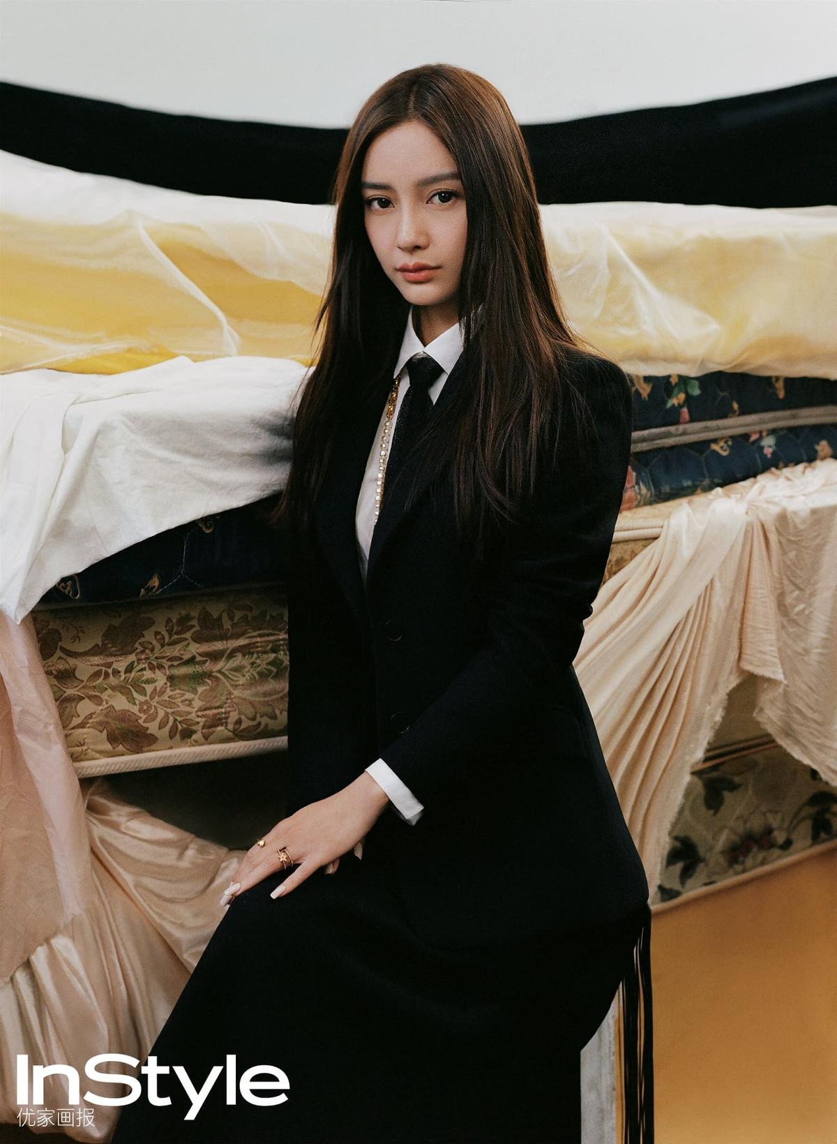 Nhiều lần đụng váy áo nhưng thần thái của Jisoo Black Pink phải chào thua Angelababy Ảnh 14