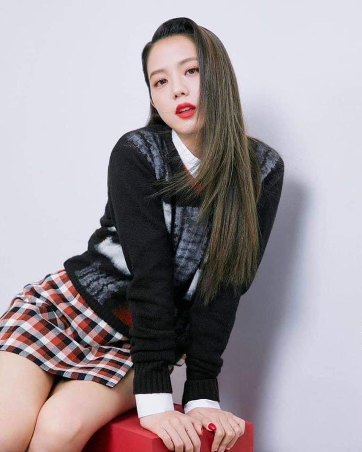 Nhiều lần đụng váy áo nhưng thần thái của Jisoo Black Pink phải chào thua Angelababy Ảnh 9