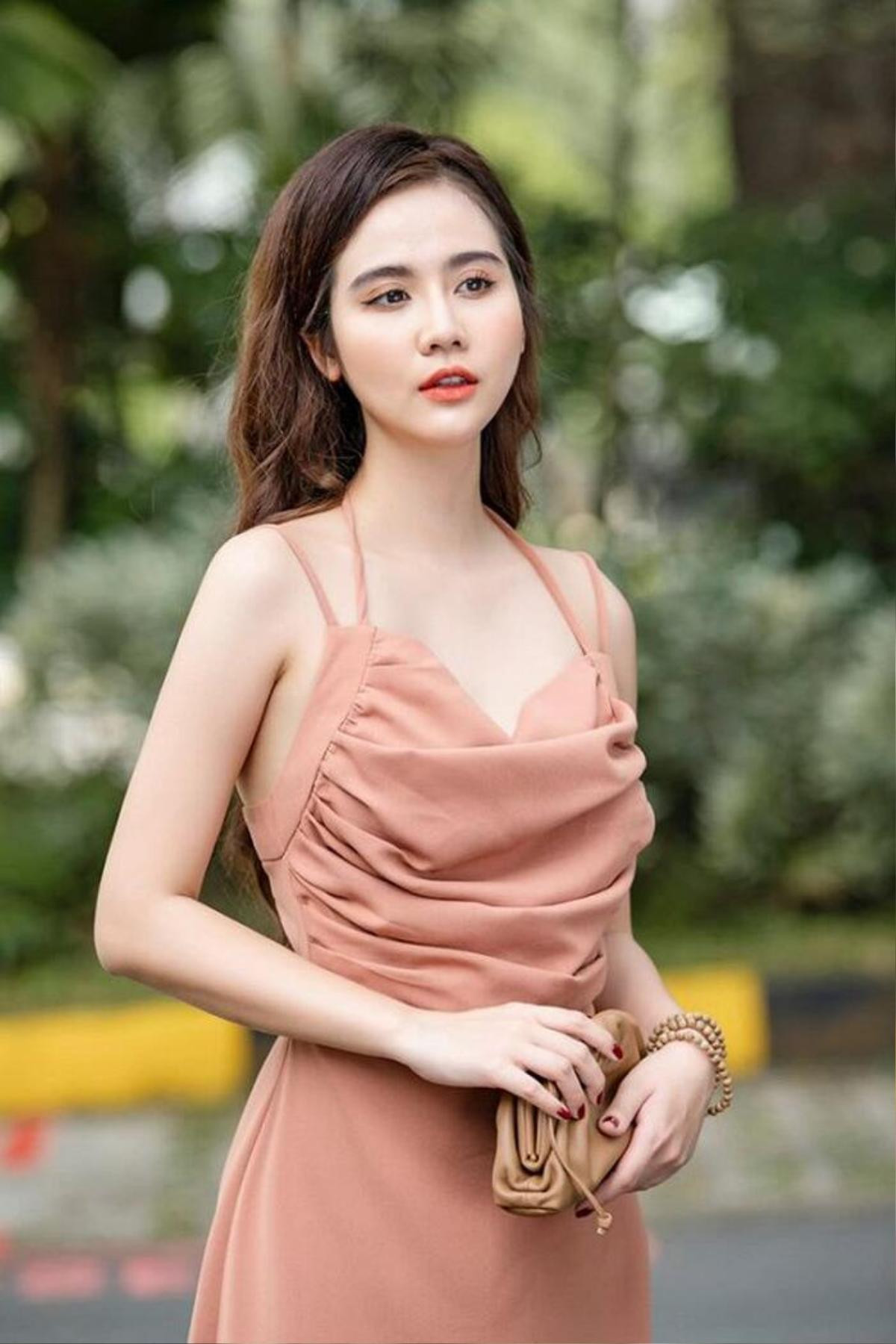 'Gái một con' Huyền Lizzie gây 'sốt' với loạt ảnh diện bikini khoe dáng 'cực nuột' cùng 3 vòng nóng bỏng Ảnh 6