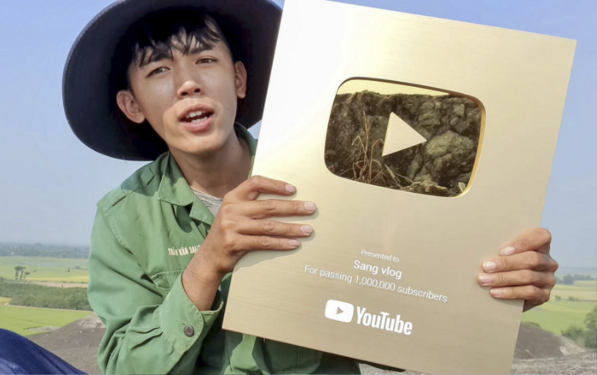 Những YouTuber Việt đình đám bị YouTube tắt kiếm tiền trong năm 2020 Ảnh 5