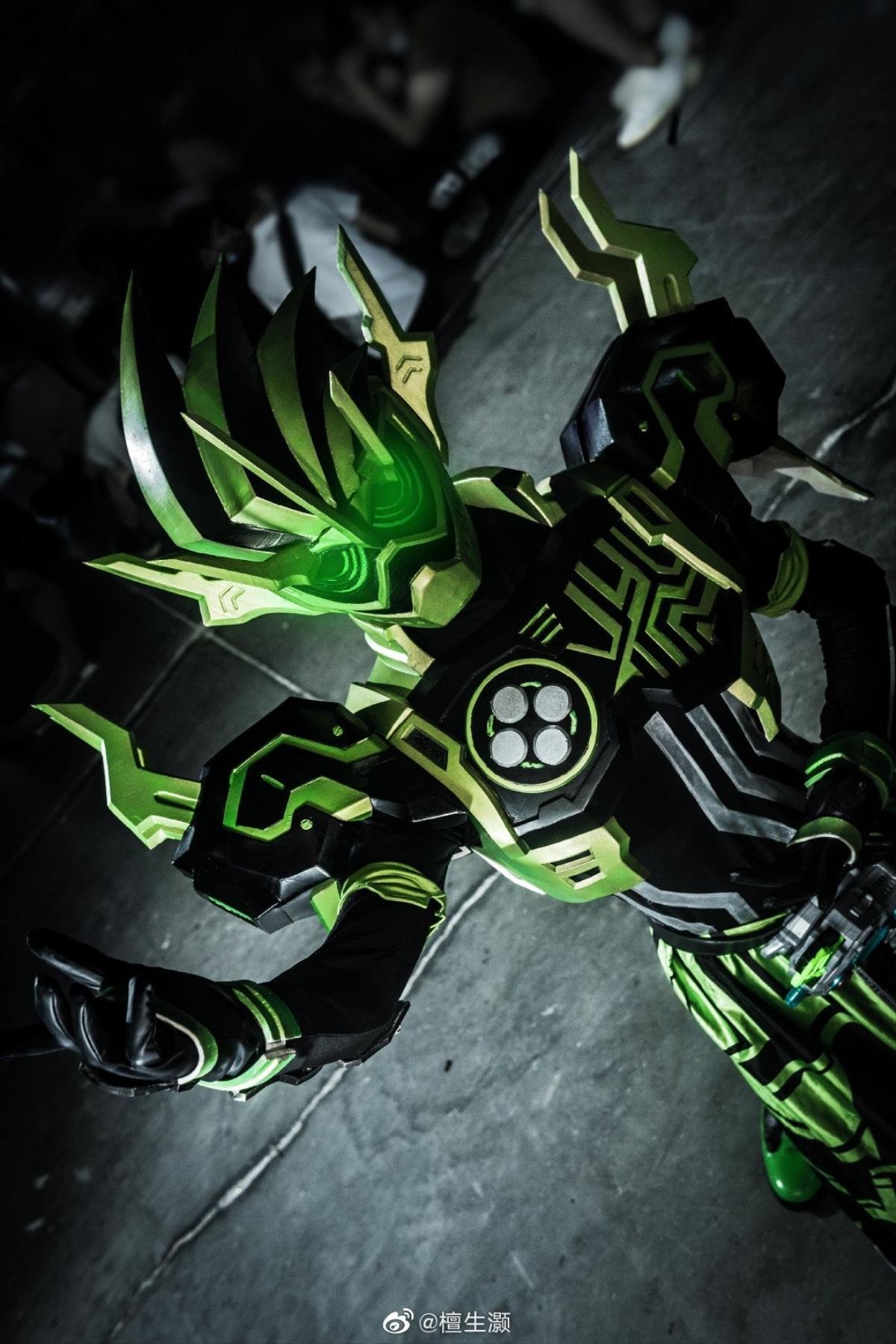 Trầm trồ với loạt ảnh cosplay cực ngầu về Kamen Rider Cronus trong Ex-Aid Ảnh 2