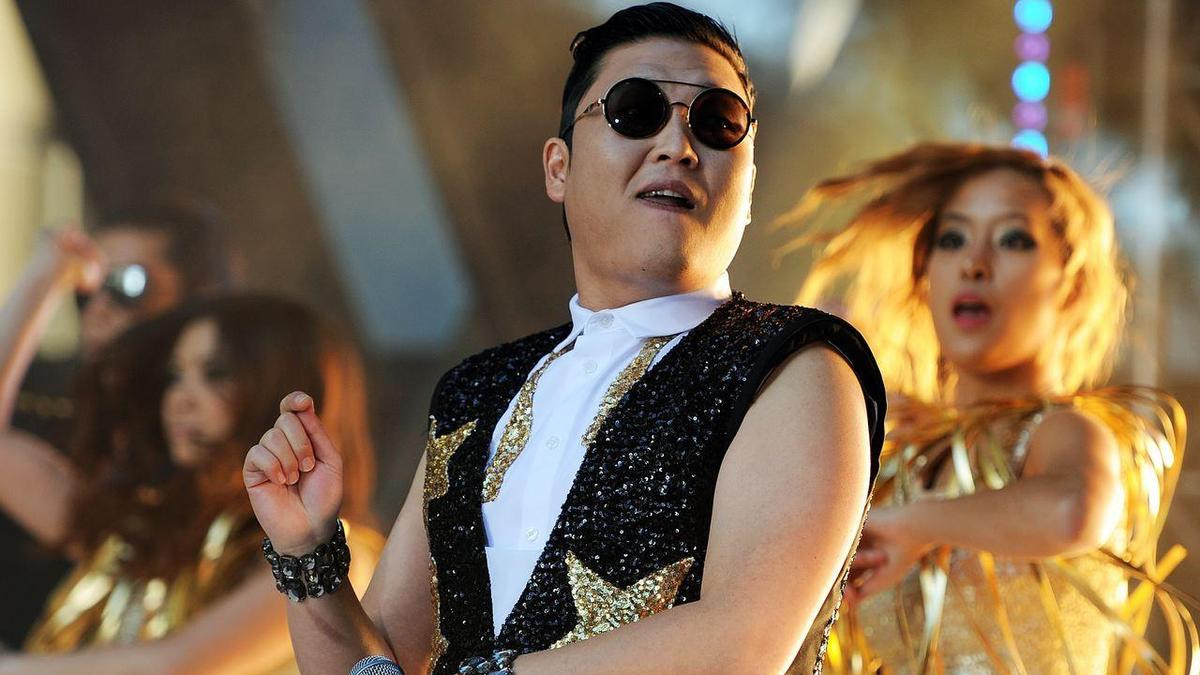 Năm 2012, siêu hit Gangnam Style của PSY đã trở thành video đầu tiên đạt 1 tỷ lượt xem trên YouTube. (Ảnh: Wall Street Journal)