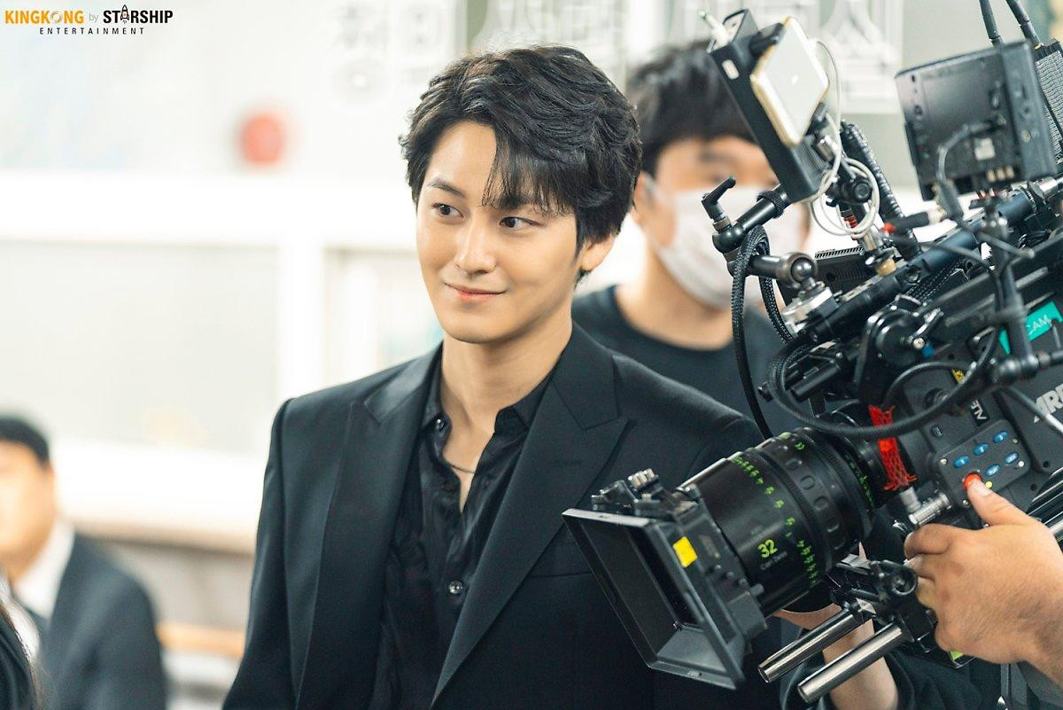 101 khoảnh khắc khó cưỡng trước Kim Bum trong 'Bạn trai tôi là hồ ly': Áo đỏ chứng tỏ chồng em! Ảnh 25