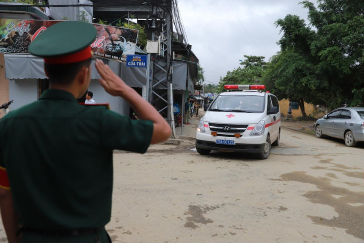 Sáng mai (18/10), tổ chức lễ tang cho 13 liệt sĩ hy sinh trong quá trình cứu hộ cứu nạn tại Rào Trăng 3 Ảnh 1