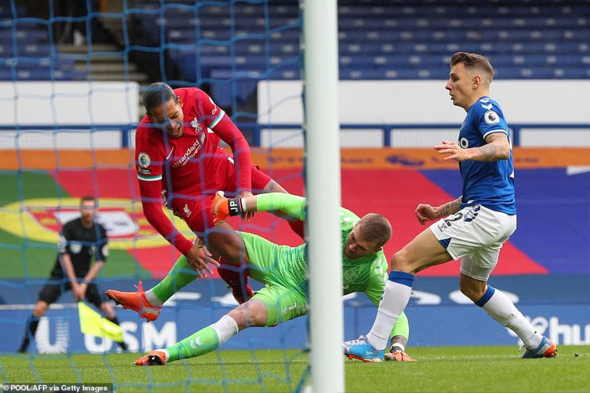 Everton 2-2 Liverpool: Chấn thương, thẻ đỏ và VAR trong trận derby kịch tính Ảnh 1