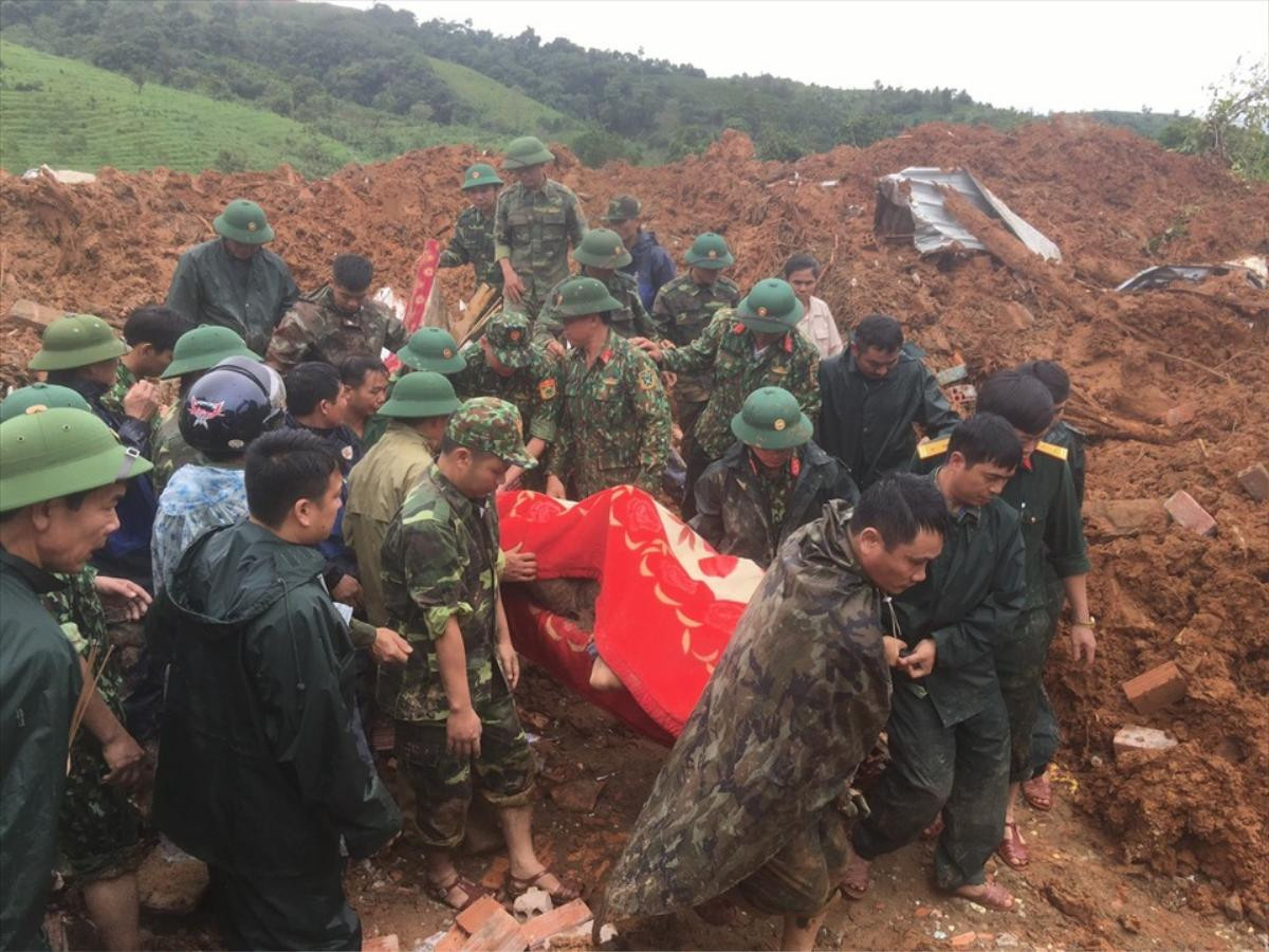 Vụ sạt lở ở Quảng Trị: Người chiến sĩ thoát chết kể lại giây phút đất đá ập xuống Đoàn 337 trong đêm Ảnh 1