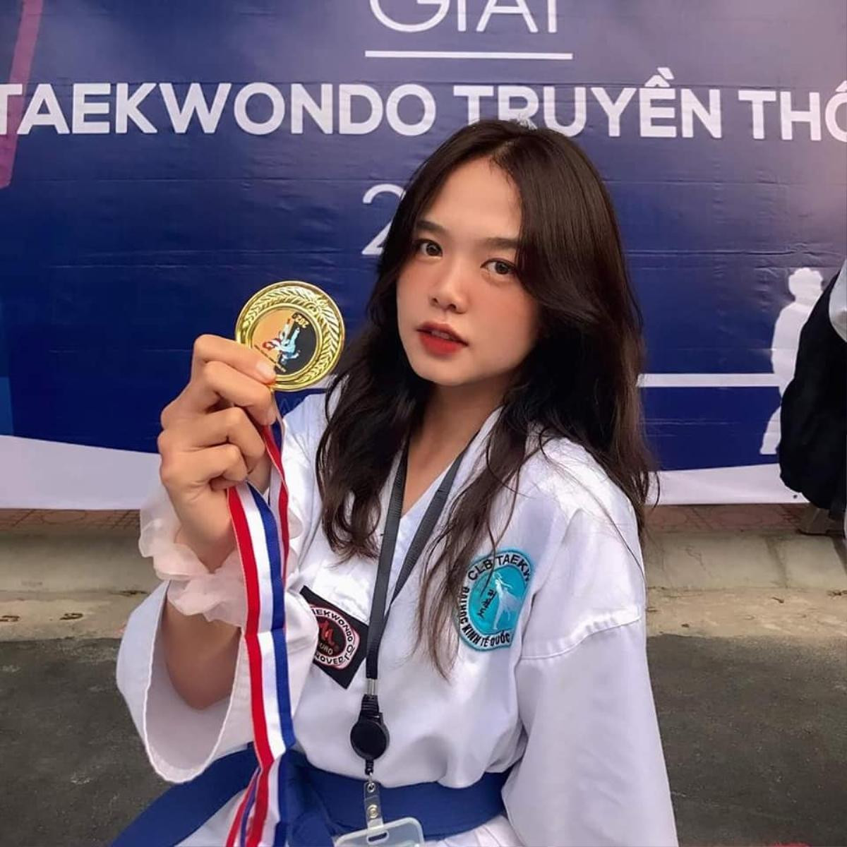 Dàn nữ sinh vừa sở hữu nhan sắc 'cực phẩm' vừa giỏi Taekwondo của đại học Kinh tế quốc dân Ảnh 7