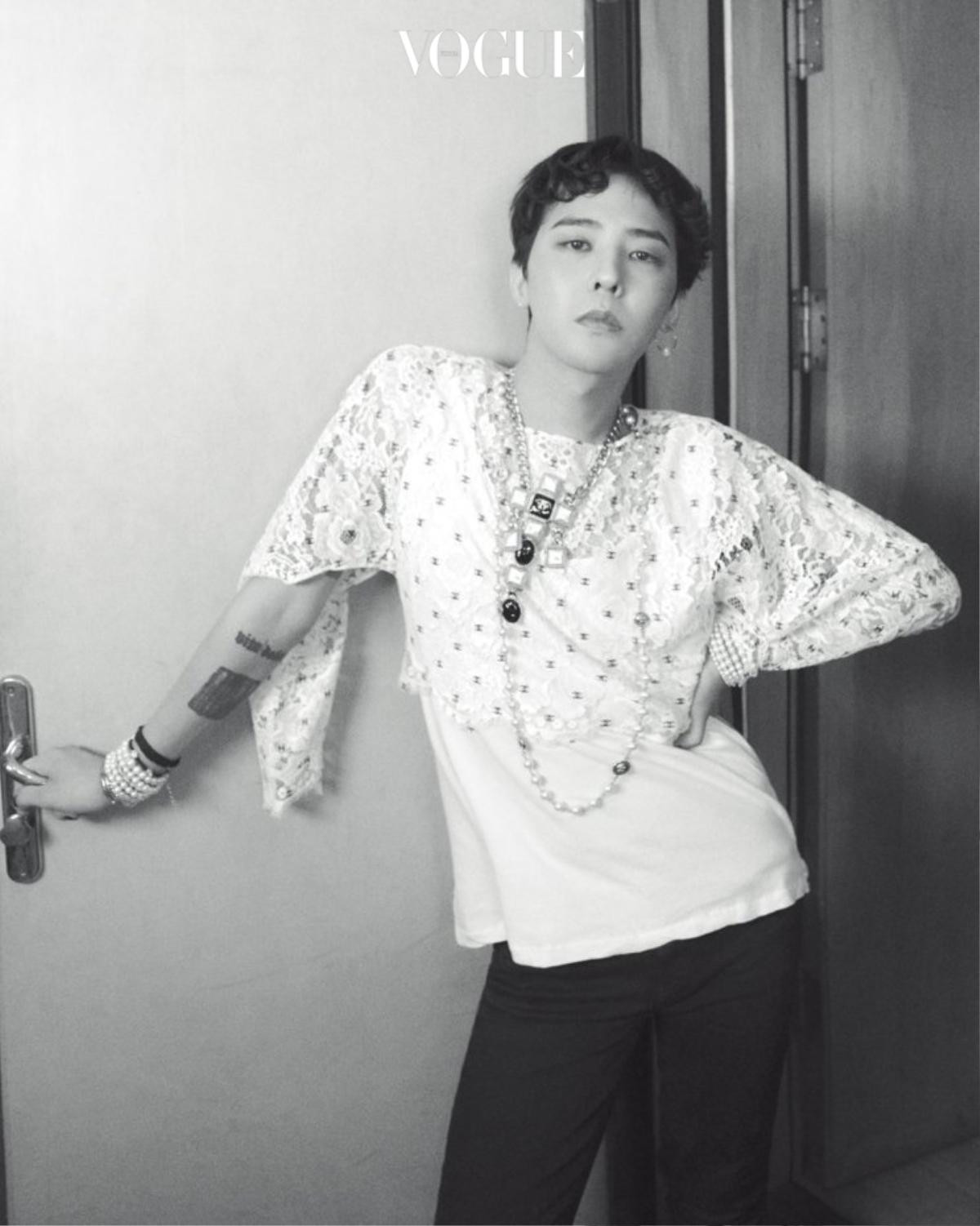 G-Dragon (Bigbang) thử thách style 'quý bà' trên tạp chí: Khuấy đảo làng giải trí! Ảnh 8