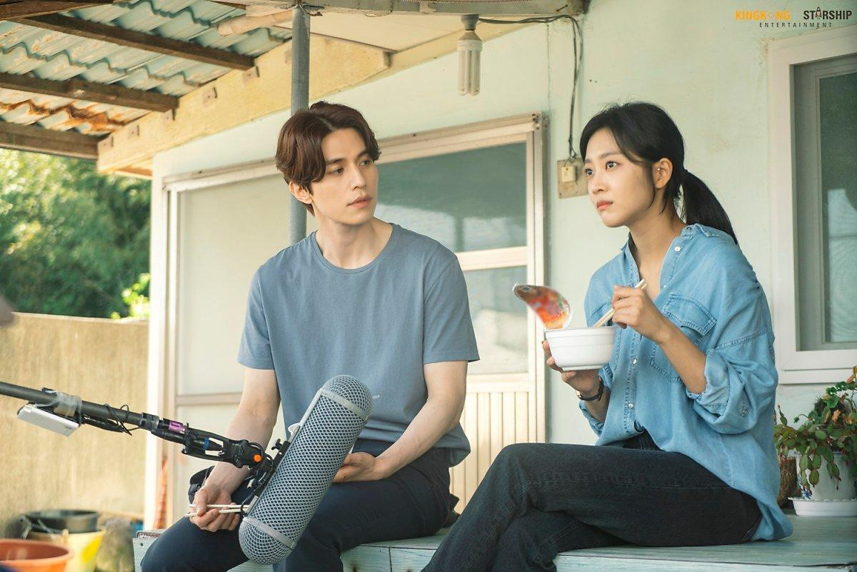 101 khoảnh khắc tan chảy trước Lee Dong Wook trong 'Bạn trai tôi là hồ ly': Làm chồng em được chưa? Ảnh 23