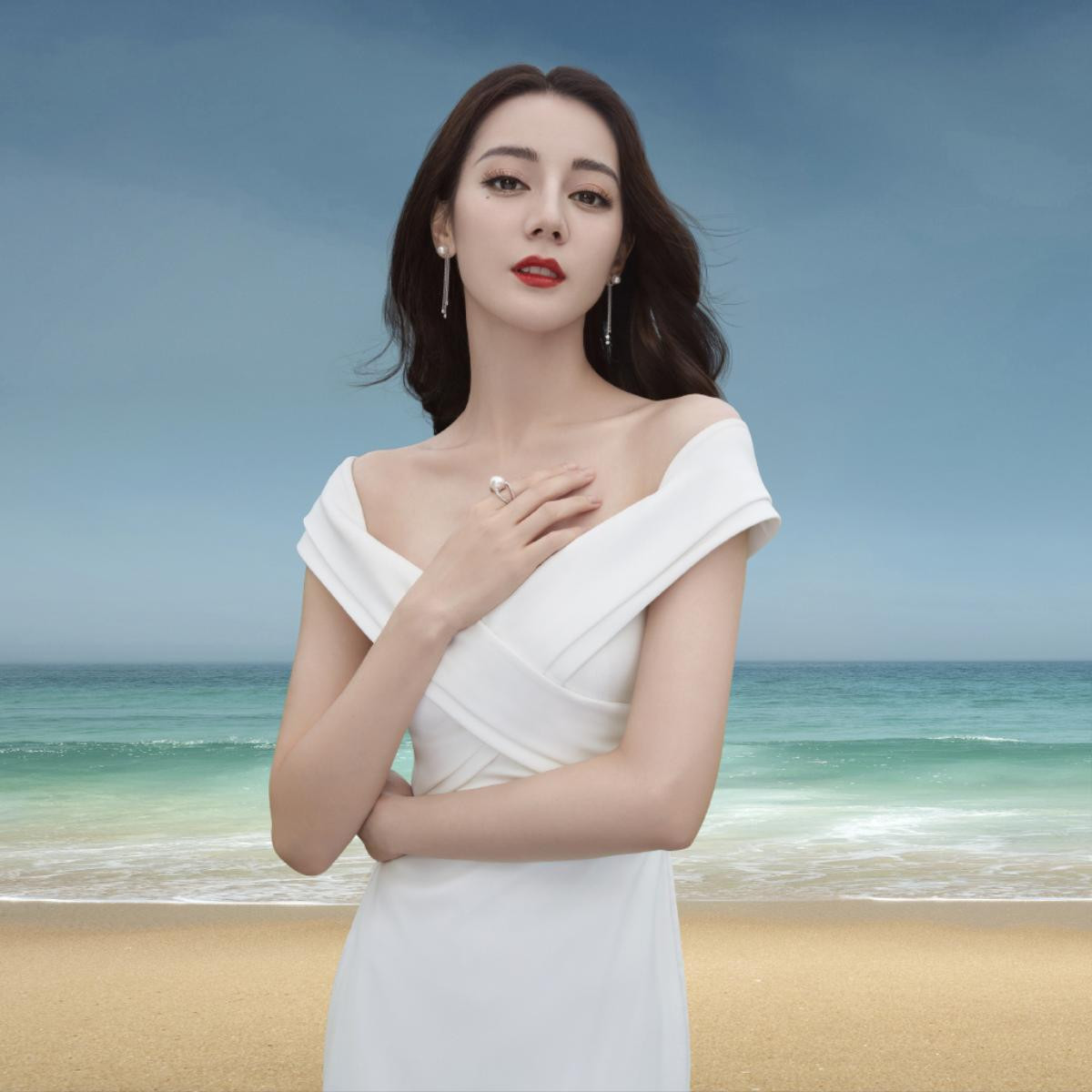 Sina bầu chọn 5 nữ diễn viên đẹp nhất showbiz Hoa ngữ: Địch Lệ Nhiệt Ba, Dương Mịch xếp sau Lý Thấm Ảnh 1