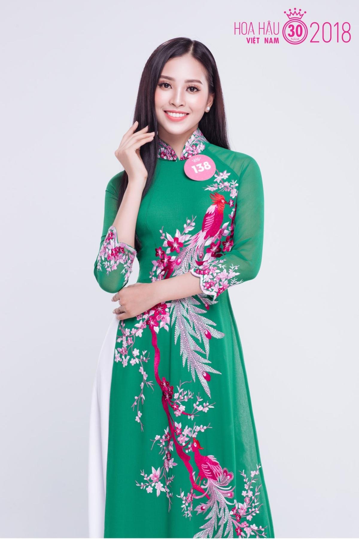 Muốn chắc suất đi chinh chiến Miss World, thí sinh Hoa hậu Việt Nam nên tham khảo chiêu bài của Tiểu Vy Ảnh 10