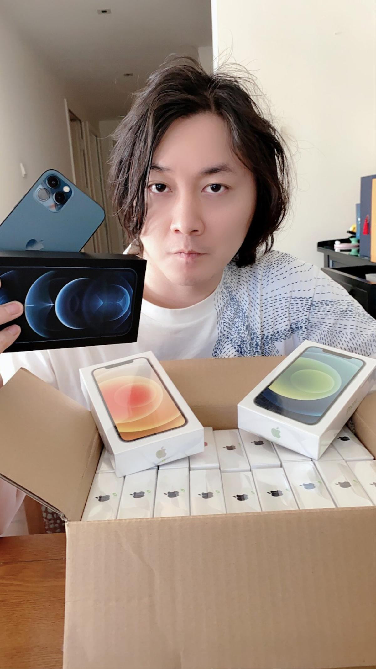 Streamer 'nhà người ta' đặt mua cả thùng iPhone 12 để tặng fan Ảnh 8