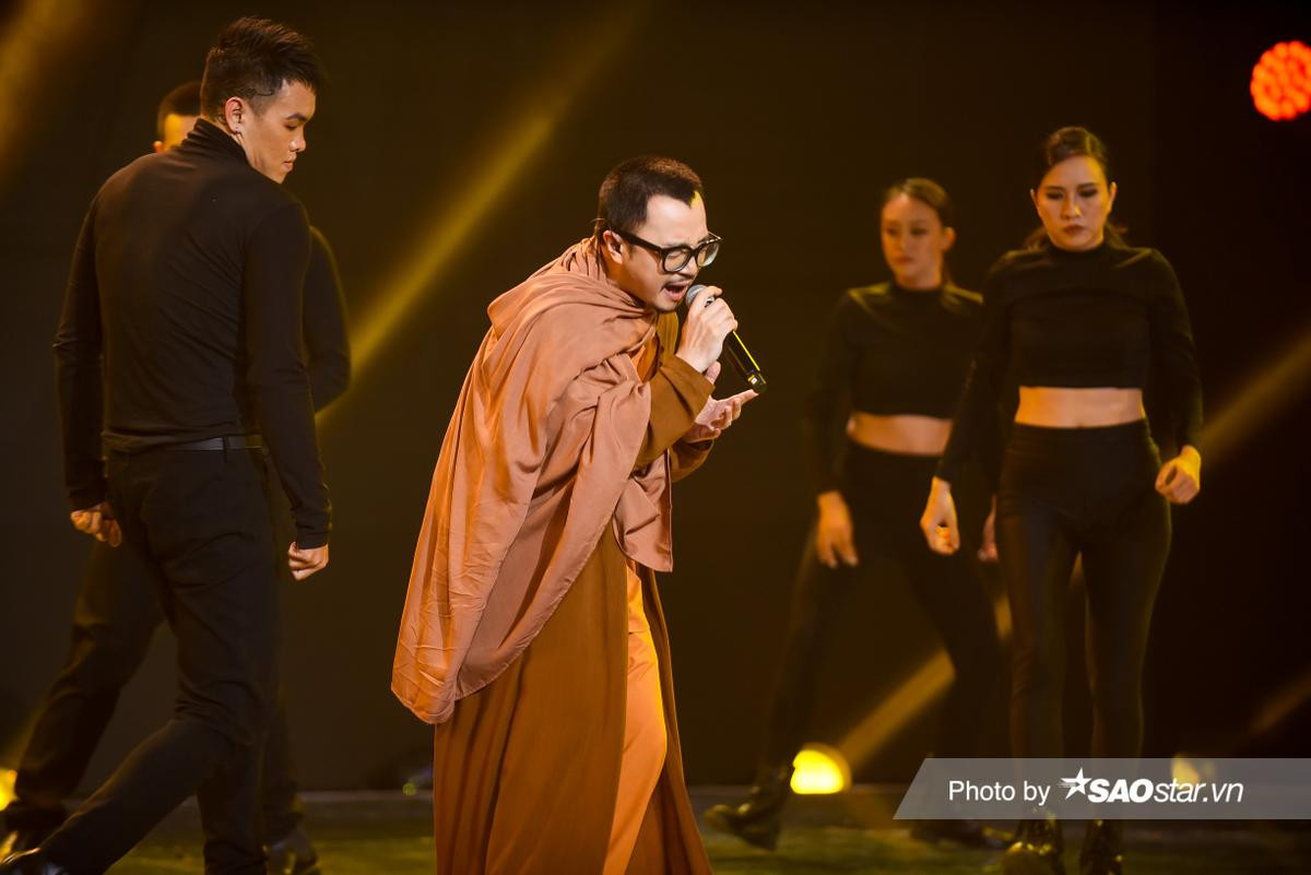 Hà Lê: 'Hát cùng band nhạc Màu nước đánh live ở King Of Rap là đẳng cấp cao nhất của nghệ sĩ trình diễn' Ảnh 2