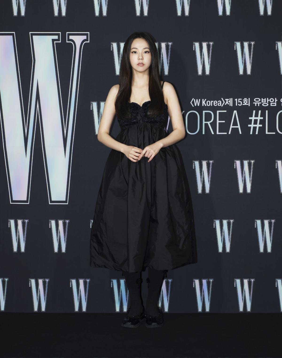 Đêm hội 'W Korea 2020': Mặt Park Min Young cứng đờ biến dạng, Park Shin Hye đọ sắc 'chị em nàng Han' và Jessica - Krystal Ảnh 44