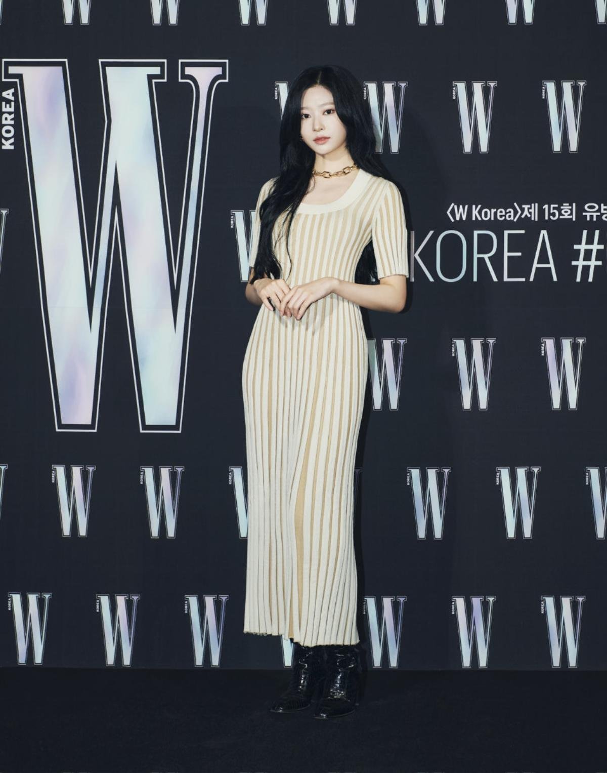 Đêm hội 'W Korea 2020': Mặt Park Min Young cứng đờ biến dạng, Park Shin Hye đọ sắc 'chị em nàng Han' và Jessica - Krystal Ảnh 51