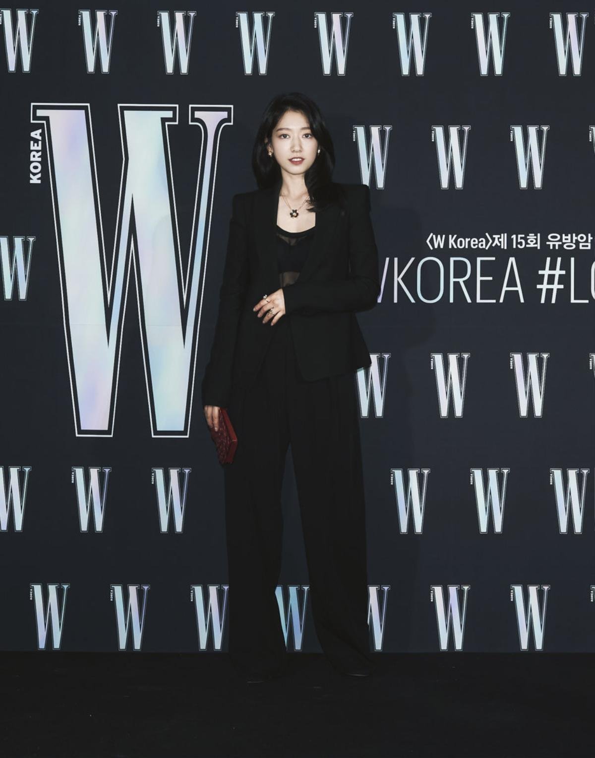 Đêm hội 'W Korea 2020': Mặt Park Min Young cứng đờ biến dạng, Park Shin Hye đọ sắc 'chị em nàng Han' và Jessica - Krystal Ảnh 26