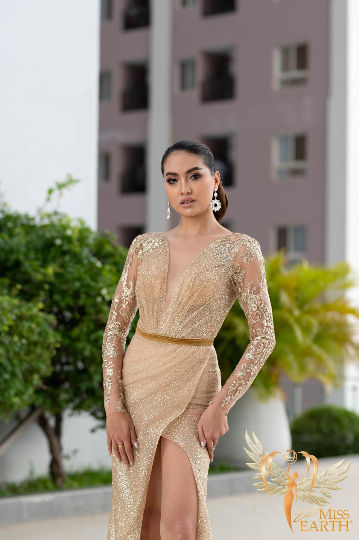 Dàn mỹ nhân Miss Earth trình diễn váy dạ hội: Hoa Thái nổi bật với Evening Gown 'Địa cầu' lấp lánh Ảnh 14