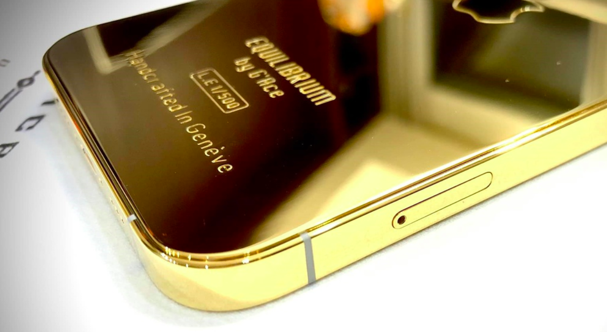 Cận cảnh iPhone 12 Pro mạ vàng 24K giá hơn 100 triệu đồng tại Việt Nam Ảnh 3