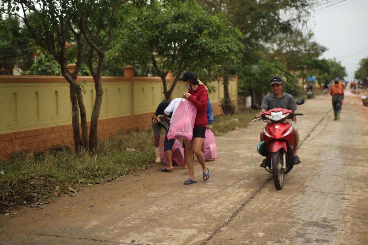 Nỗi niềm miền Trung: Bão lũ triền miên và những phận đời sau cơn giông gió Ảnh 7