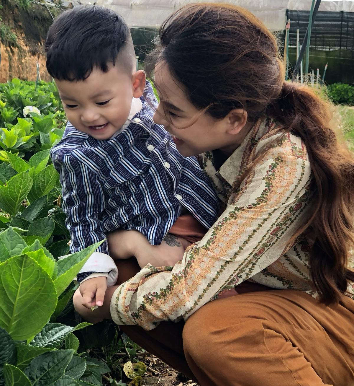 Thành Đạt - Hải Băng đưa các con trải nghiệm cuộc sống nông thôn, thông báo 'chốt sổ' thành viên Ảnh 5