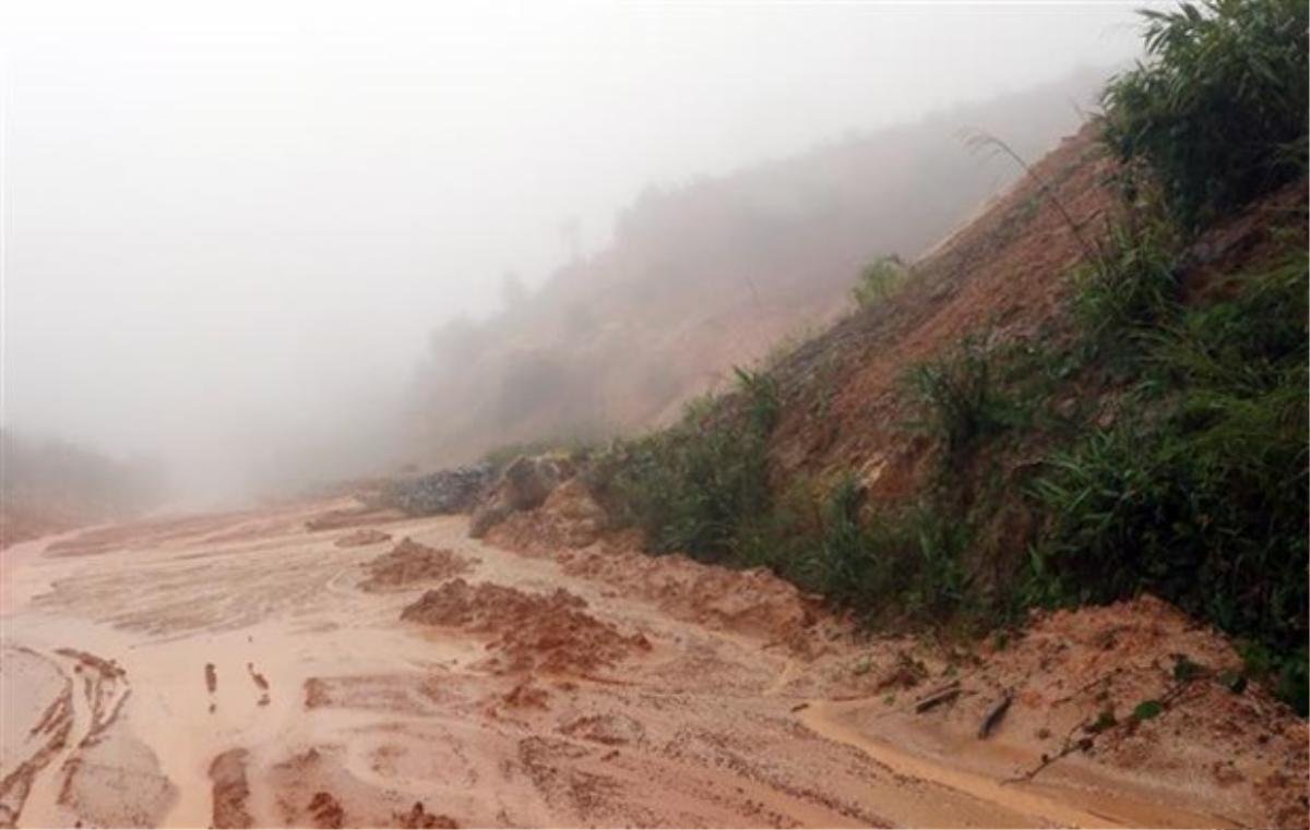 Xúc động dòng tin nhắn bố mẹ nơi quê nhà trấn an con trai đang học ở thành phố sau cơn bão số 9 Ảnh 2