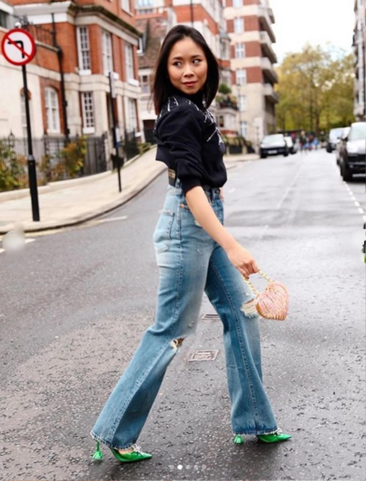 Khoe ảnh street style, chị gái bệnh nhân số 17 bị 'bóc mẽ' photoshop... méo cả mặt đường Ảnh 1