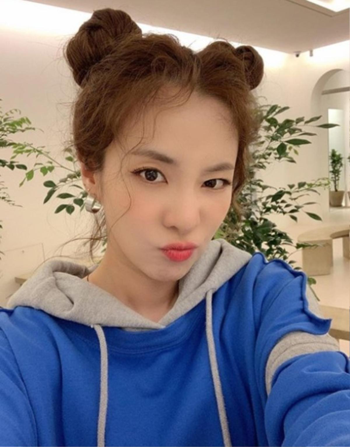 Sandara Park công khai ủng hộ người đồng đội cũ CL trở lại sân khấu Ảnh 1