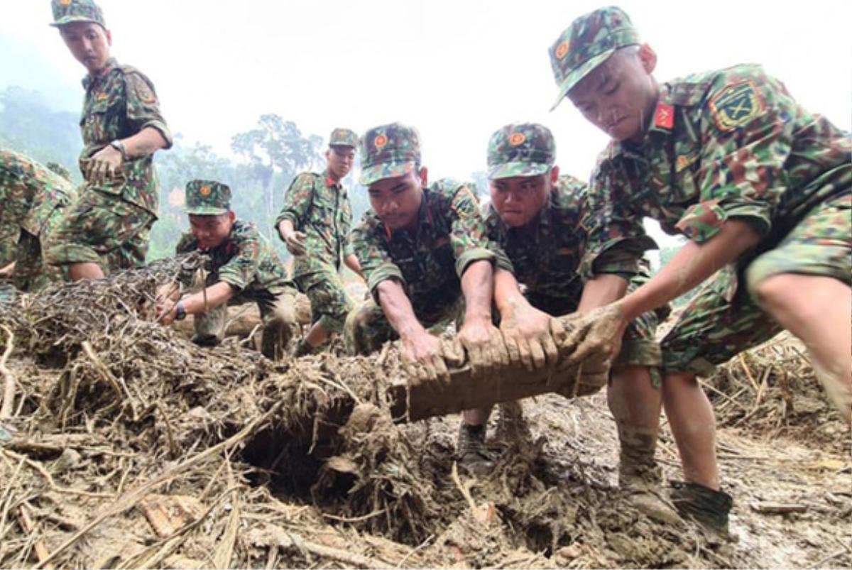 Cuộc gọi cuối cùng của Bí thư xã Trà Leng trước khi bị lớp đất đá vùi lấp khiến người em gái xót xa Ảnh 1