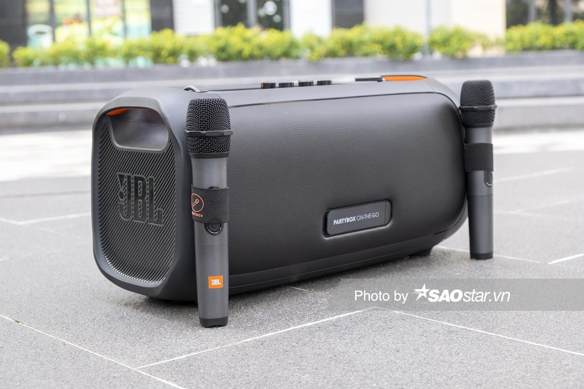 Dùng thử loa Bluetooth JBL PartyBox On The Go: Thiết kế lạ, điểm cộng ở chất âm Ảnh 5