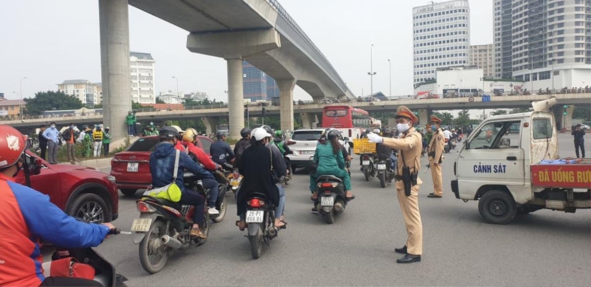 Ô tô tải tông người phụ nữ đi xe đạp điện tử vong thương tâm rồi bỏ chạy Ảnh 2