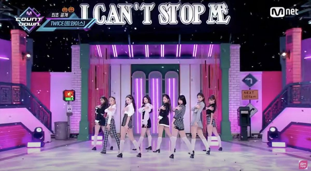 4 lần TWICE hạ gục mọi ánh nhìn trên sân khấu 'I Can't Stop Me' Ảnh 3