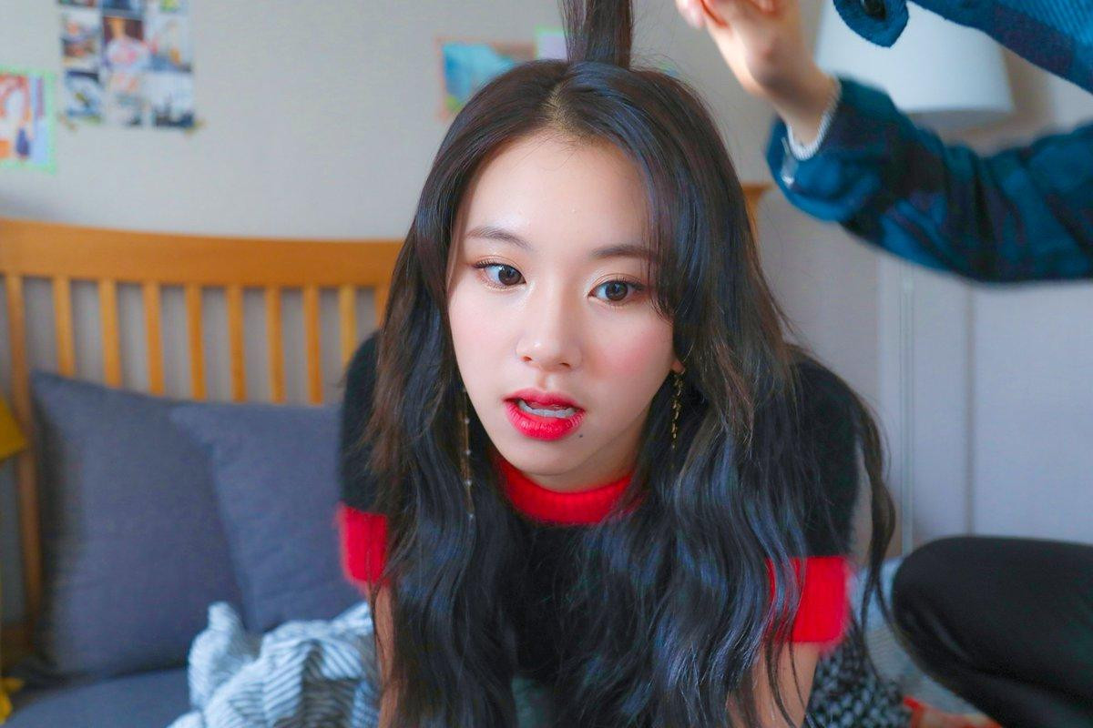 Tổng hợp bằng chứng Chaeyoung (TWICE) hẹn hò: Chịu để bạn trai vẽ tranh khỏa thân, JYP lên tiếng! Ảnh 17