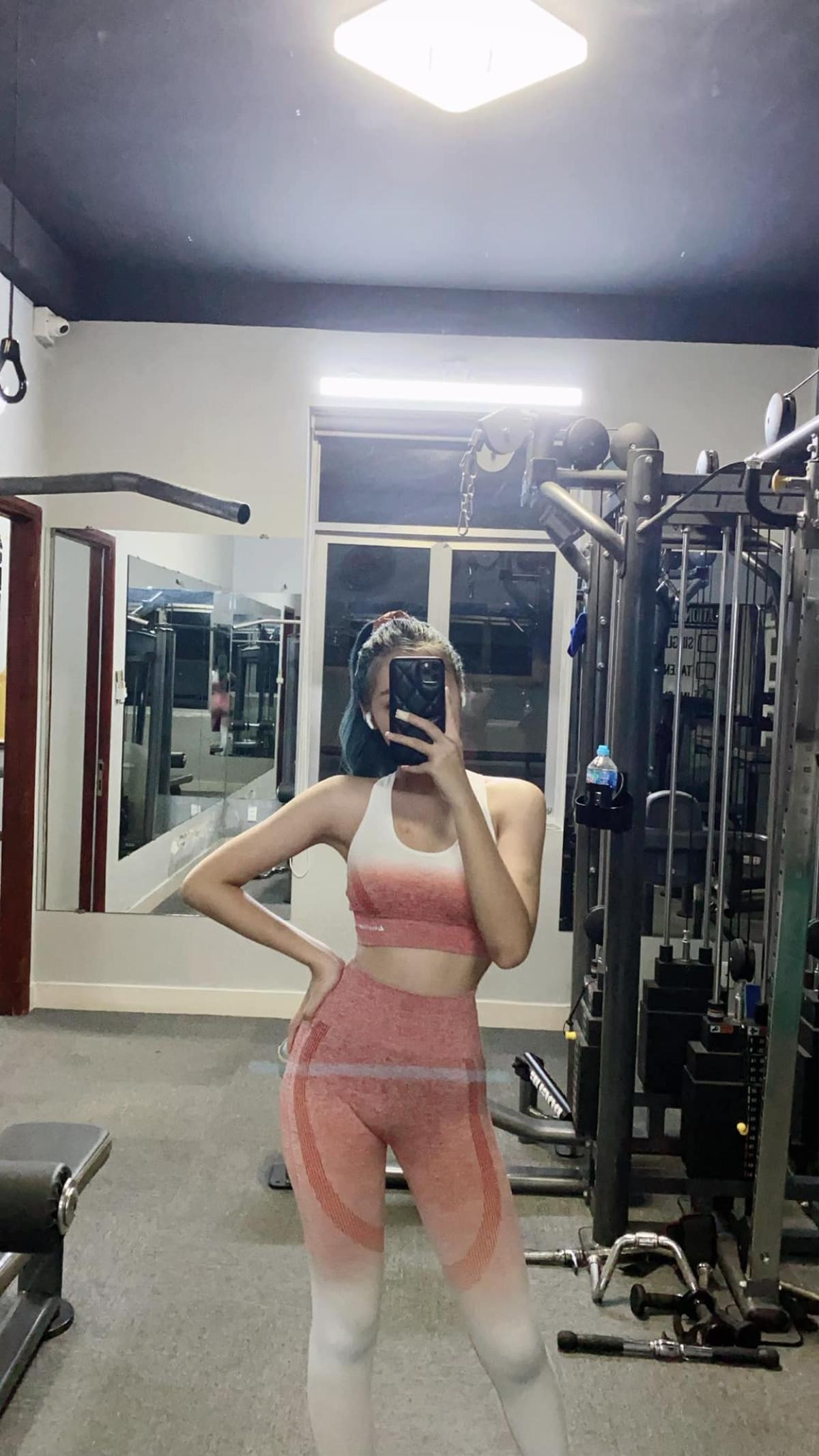 'Hotgirl trứng rán' tiếp tục bị cộng đồng mạng soi body tại phòng gym Ảnh 2