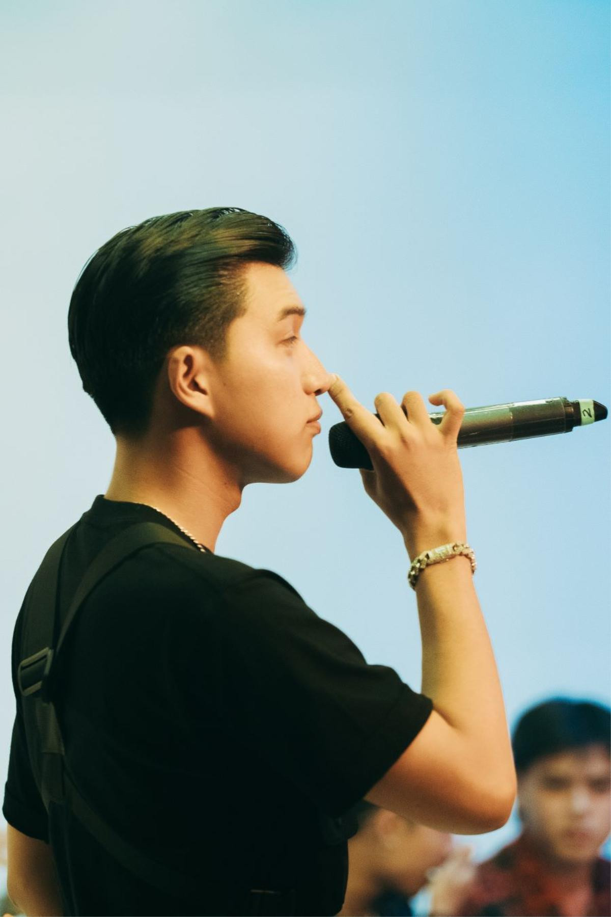 HIEUTHUHAI (King of Rap) nói gì về việc nghệ sĩ bị chỉ trích khi làm từ thiện? Ảnh 4