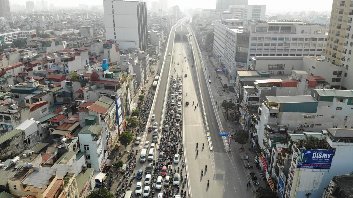 'Con đường đau khổ' Trường Chinh tắc nghẽn kinh hoàng sau 2 ngày thông xe tuyến vành đai 2 hơn 9.400 tỷ Ảnh 1