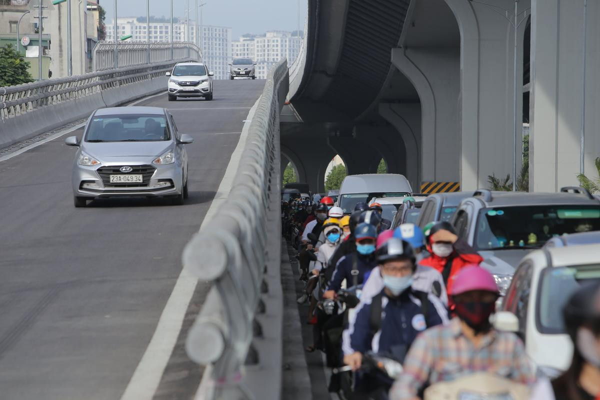 'Con đường đau khổ' Trường Chinh tắc nghẽn kinh hoàng sau 2 ngày thông xe tuyến vành đai 2 hơn 9.400 tỷ Ảnh 10