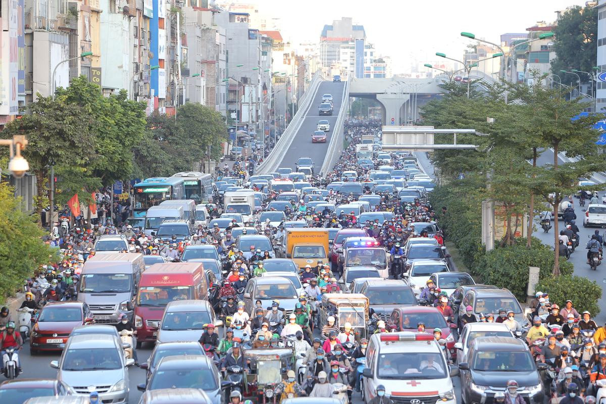 'Con đường đau khổ' Trường Chinh tắc nghẽn kinh hoàng sau 2 ngày thông xe tuyến vành đai 2 hơn 9.400 tỷ Ảnh 6