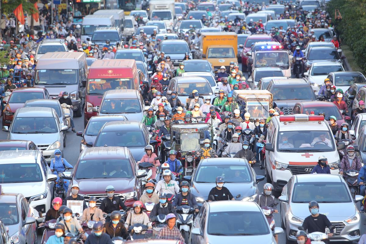 'Con đường đau khổ' Trường Chinh tắc nghẽn kinh hoàng sau 2 ngày thông xe tuyến vành đai 2 hơn 9.400 tỷ Ảnh 7