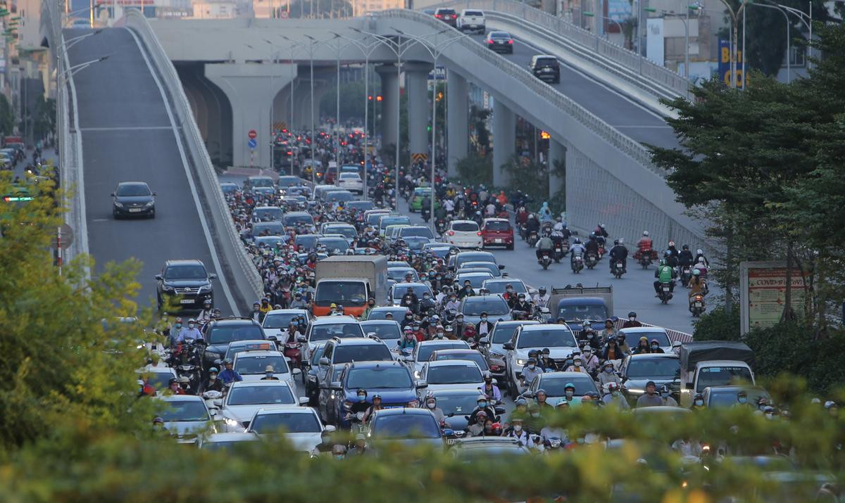 'Con đường đau khổ' Trường Chinh tắc nghẽn kinh hoàng sau 2 ngày thông xe tuyến vành đai 2 hơn 9.400 tỷ Ảnh 8