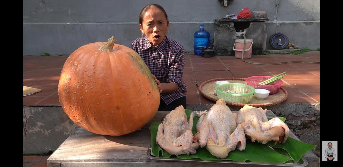 Lượt xem gần đây 'tuột dốc', bà Tân Vlog tung 'chiêu' làm dân tình khen không ngớt Ảnh 1