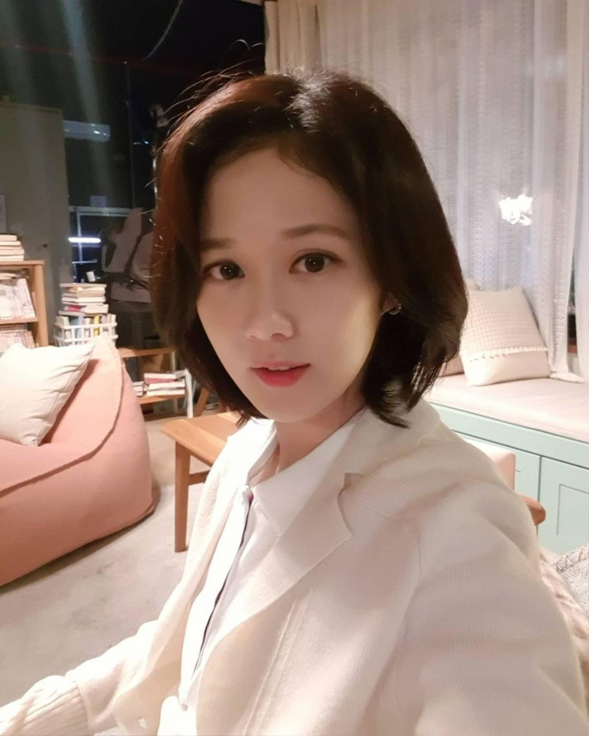 Han Ji Min thay thế danh hiệu 'mỹ nhân không tuổi' của Jang Nara: Người 39 kẻ 40! Ảnh 6