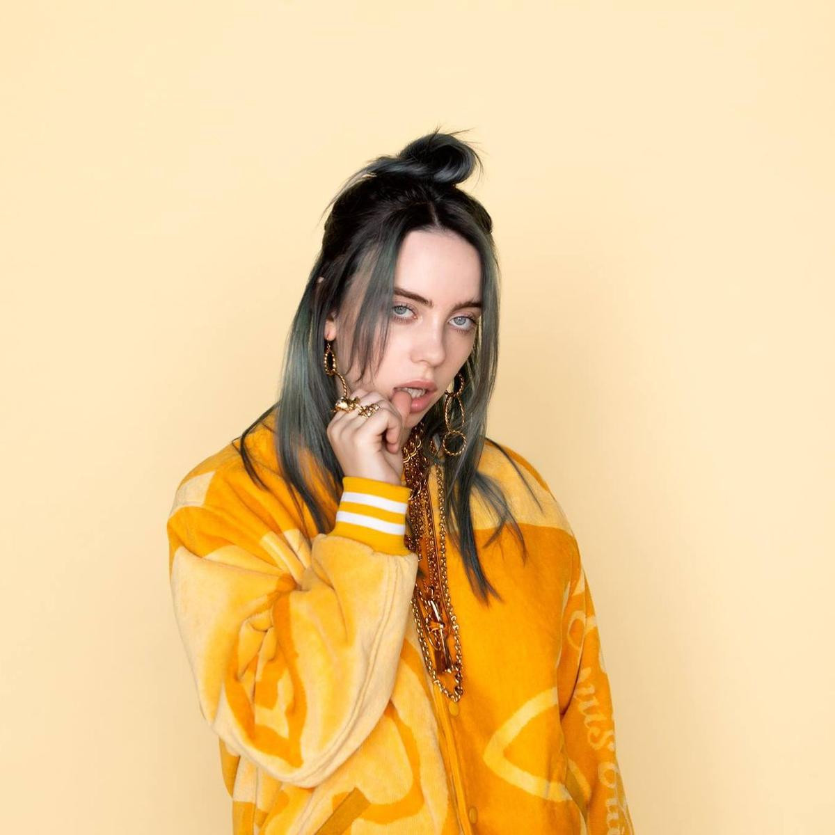 Giả ngơ không biết gì khi fan đòi album, 3 tuần sau Billie Eilish tặng luôn single mới Ảnh 4