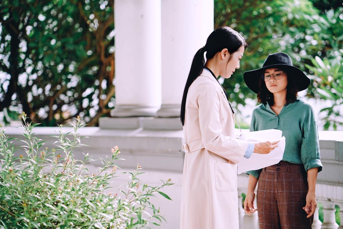 'Kẻ thù của Hương Giang' Karen Nguyễn: Đóng vai bác sĩ dịu dàng mà 'cốt' tiểu tam phản diện vẫn còn? Ảnh 7