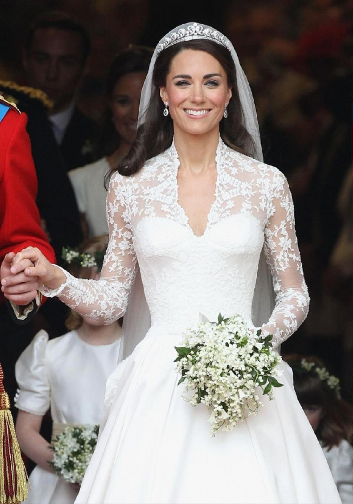 Soi hoa cưới vợ Công Phượng: Giống Song Hye Kyo và Công nương Kate Middleton trong hôn lễ thế kỷ! Ảnh 13