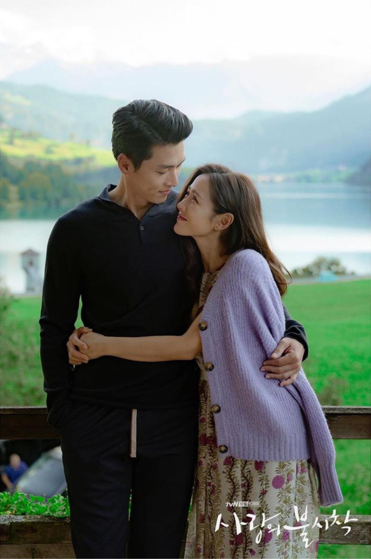 'Vợ chồng' Son Ye Jin - Hyun Bin xuất thần trong bộ ảnh tạp chí mới Ảnh 1