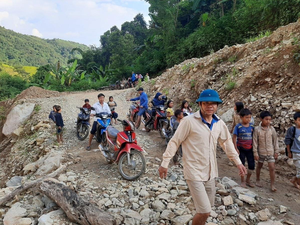 Những hồi ức đáng nhớ của nữ giáo viên 12 năm cùng học trò trèo đèo lội suối 'gieo con chữ' nơi vùng cao Ảnh 4