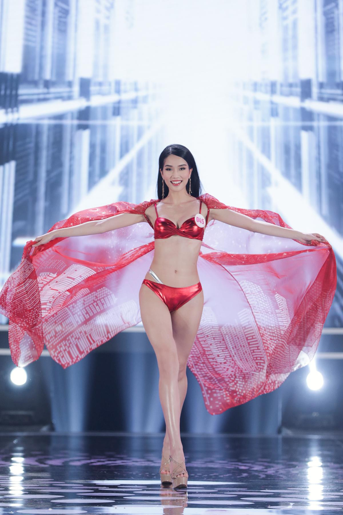 Ứng viên Hoa hậu Việt Nam 2020 diễn bikini quyến rũ: Lộ diện Top 15 tranh vương miện Ảnh 5